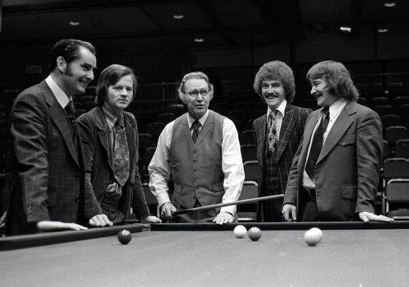 随着足球转 随着足球转