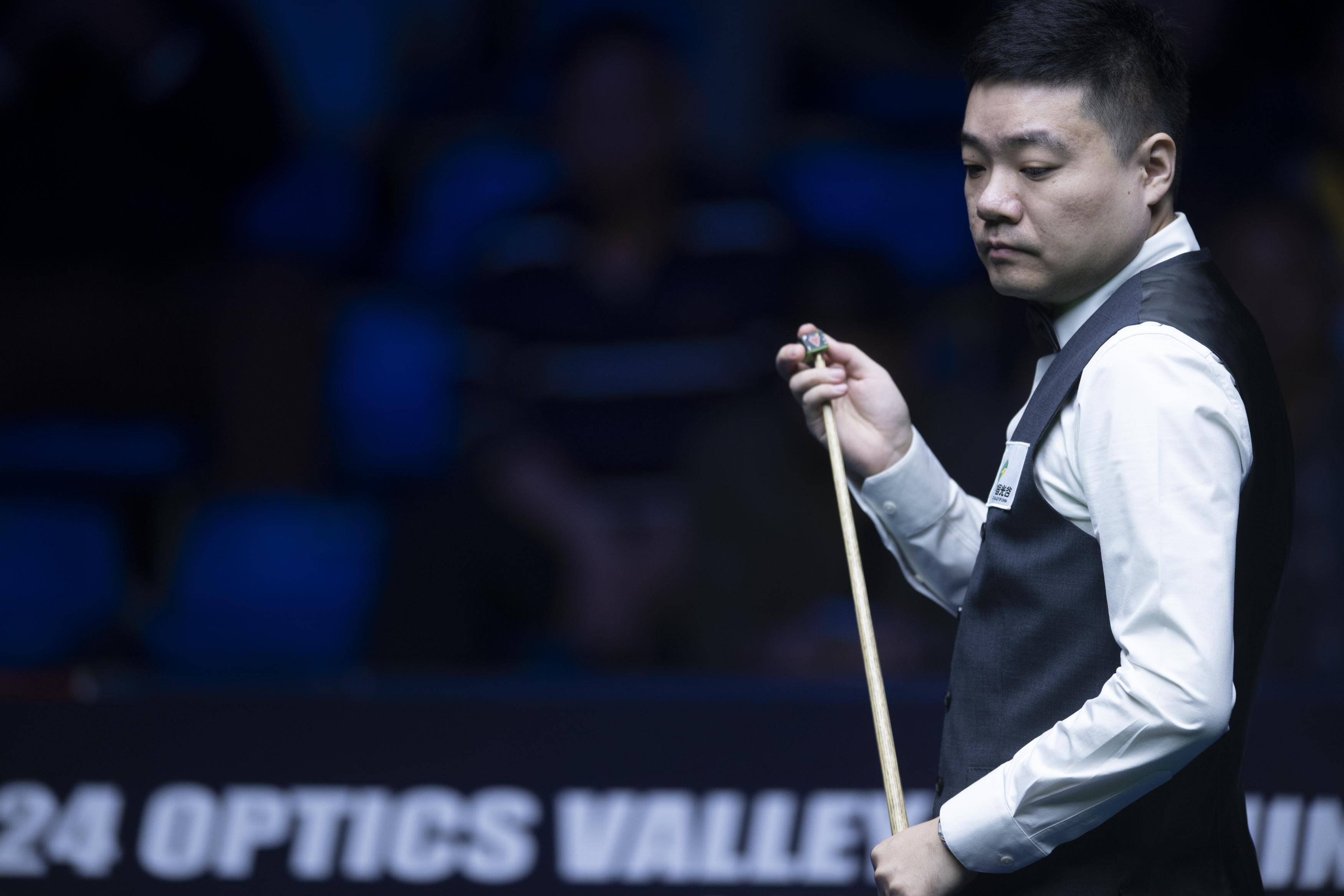 借卓越的个 借卓越的个