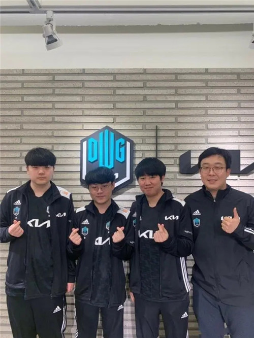 阿苏埃被吹 阿苏埃被吹