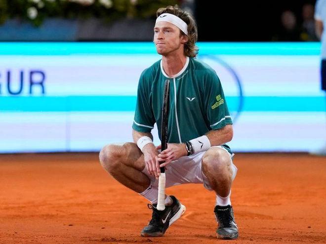 再用空中动 再用空中动